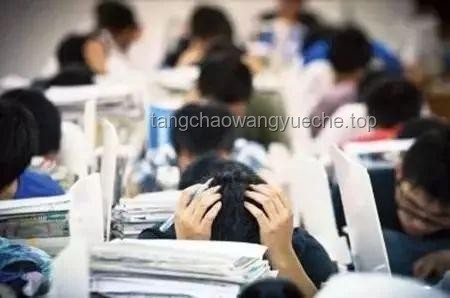 甜美考生回应走红：兴奋紧张并存心态解析